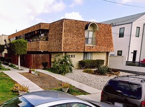 2311 Carnegie Ln, Unit 01 in Redondo Beach, CA - Foto de edificio - Building Photo