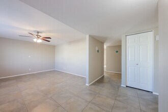 14009 N 42nd Dr in Phoenix, AZ - Building Photo - Building Photo