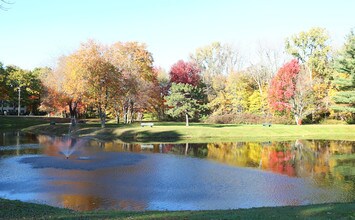 Fox Run Apartments in Clifton Park, NY - Building Photo - Building Photo