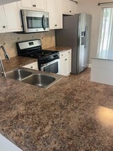 8021 Sanibel Dr in Tamarac, FL - Building Photo - Building Photo