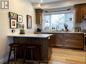 194 Norfolk St in Guelph, ON - Building Photo - Building Photo