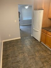 1556 Thames Dr in Columbus, OH - Foto de edificio - Building Photo