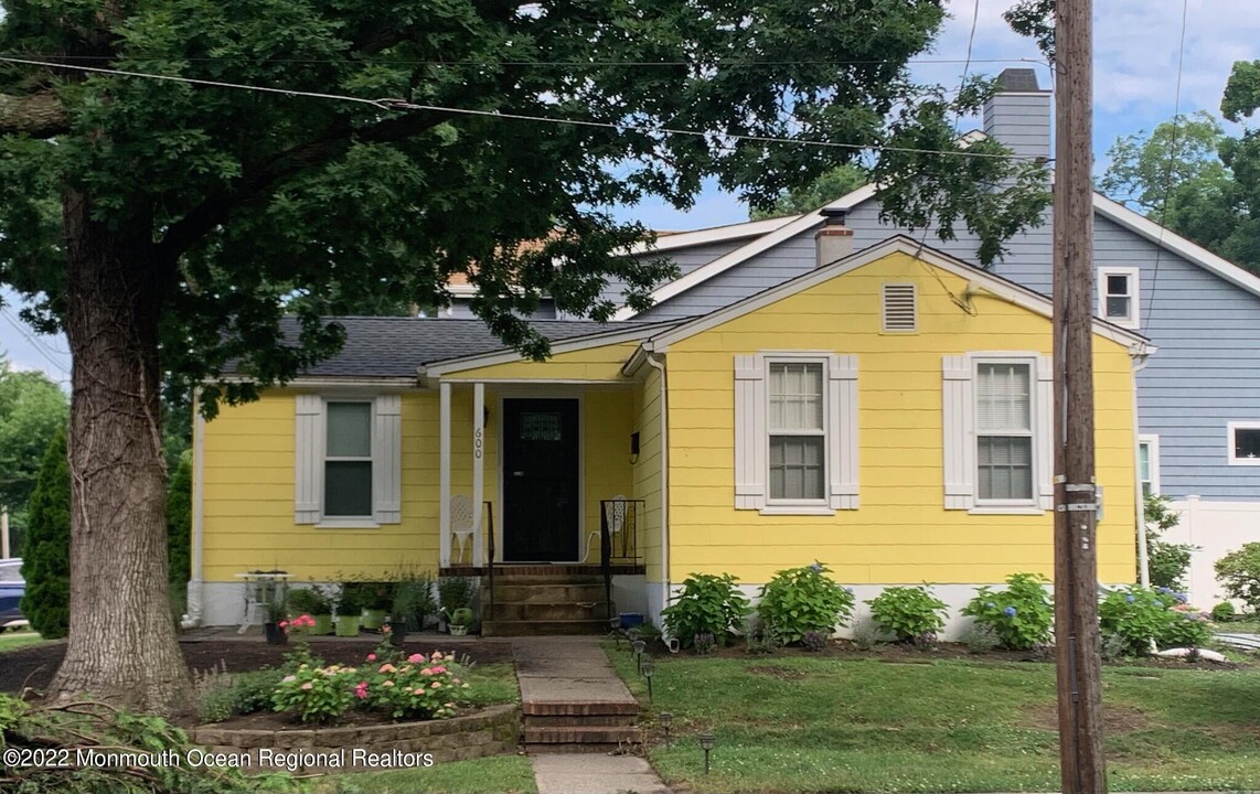 600 Monmouth Ave in Spring Lake, NJ - Building Photo