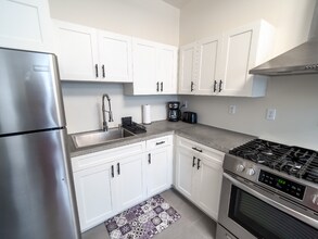 190-04 Hollis Ave in Queens, NY - Building Photo - Building Photo