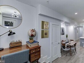 3112 13th St NW, Unit 1 in Washington, DC - Foto de edificio - Building Photo