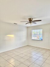 5549 Papaya Rd in West Palm Beach, FL - Foto de edificio - Building Photo