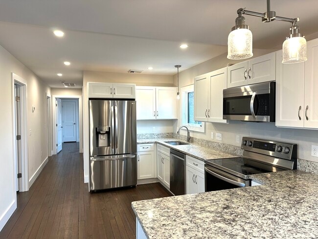 20 Mechanic St in Stonington, CT - Building Photo - Building Photo