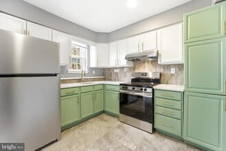 79 Edinshire Rd in Gloucester Township, NJ - Building Photo - Building Photo