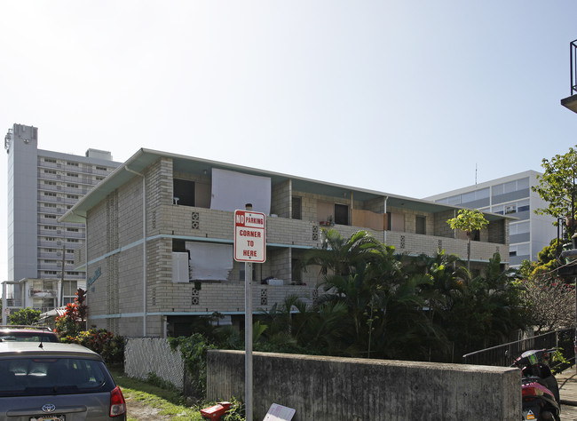 Puna Kiki in Honolulu, HI - Building Photo - Building Photo