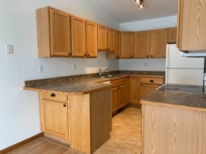 2070 52nd St S in Fargo, ND - Building Photo - Building Photo