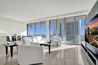 3100 N Ocean Dr, Unit SI ID1504046P in Riviera Beach, FL - Foto de edificio - Building Photo