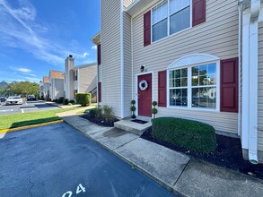 1422 Deerpond Ln in Virginia Beach, VA - Building Photo - Building Photo