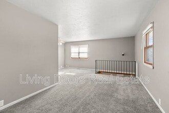 348 S 5th St in Seward, NE - Building Photo - Building Photo