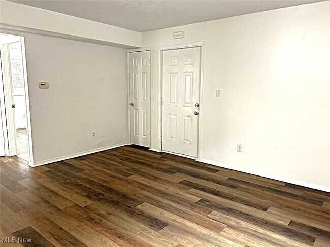 375 N 12th St-Unit -5 in Weirton, WV - Building Photo - Building Photo