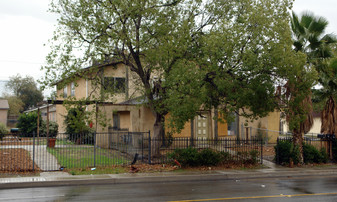 4425 Sierra Way Apartments