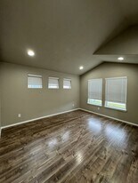 1048 S 2nd St in Cottage Grove, OR - Building Photo