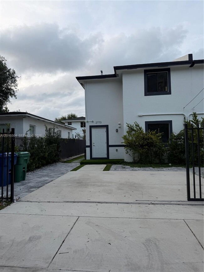 2773 NW 43rd Terrace in Miami, FL - Building Photo - Building Photo