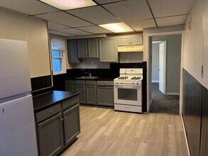 7470 Sharon Dr in St. Louis, MO - Building Photo - Building Photo