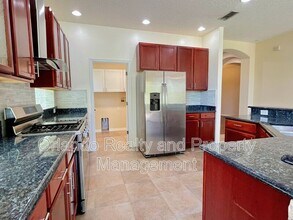9025 Leeland Archer Blvd in Orlando, FL - Building Photo - Building Photo