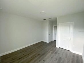 2096 Fernwood St in Port Charlotte, FL - Building Photo - Building Photo