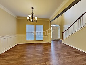 1003 Notting Hill Dr in Gallatin, TN - Building Photo - Building Photo