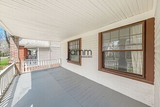 1695 Glenmont Rd in Cleveland Heights, OH - Building Photo - Building Photo