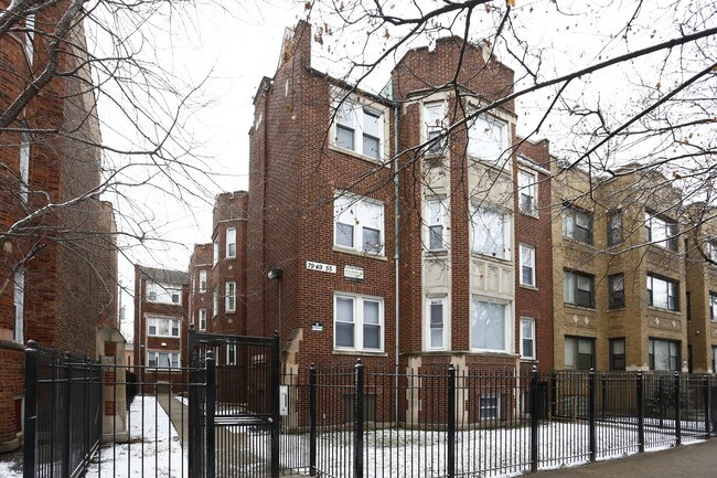 7949 S Ellis Ave in Chicago, IL - Foto de edificio - Building Photo