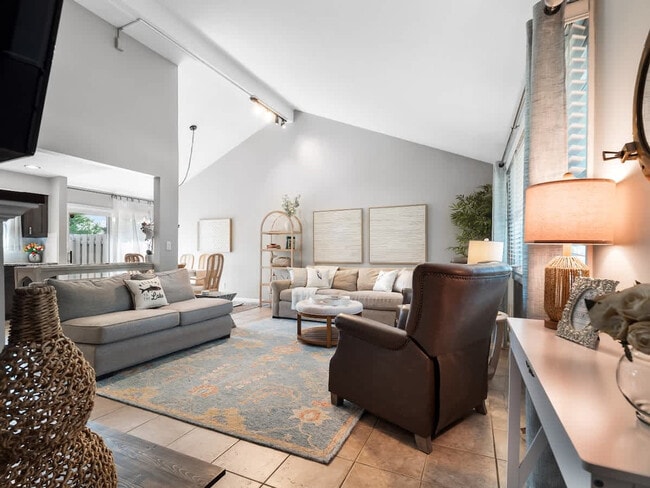 126 Beachwood Ave in Avon Lake, OH - Building Photo - Building Photo