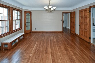 18414 Newell Rd, Unit 2 in Shaker Heights, OH - Building Photo - Building Photo
