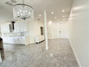 11271 NW 84th St in Doral, FL - Building Photo - Building Photo