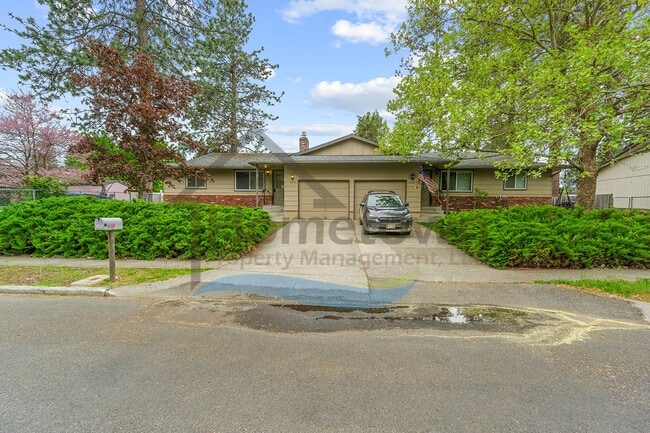3403 W Pine Hill Dr in Coeur d'Alene, ID - Building Photo - Building Photo