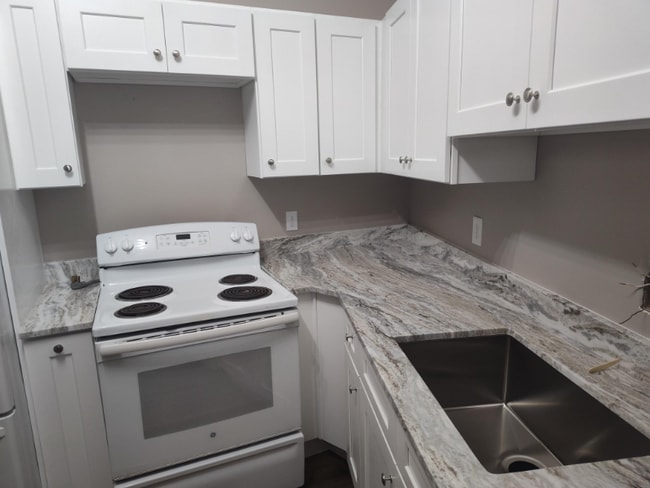 96 Poquonock Ave in Windsor, CT - Building Photo - Building Photo