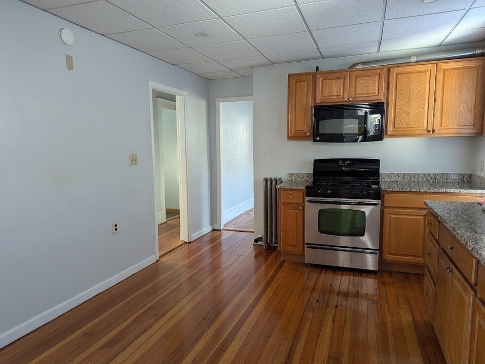 130 Fellsway W, Unit 3 in Medford, MA - Building Photo