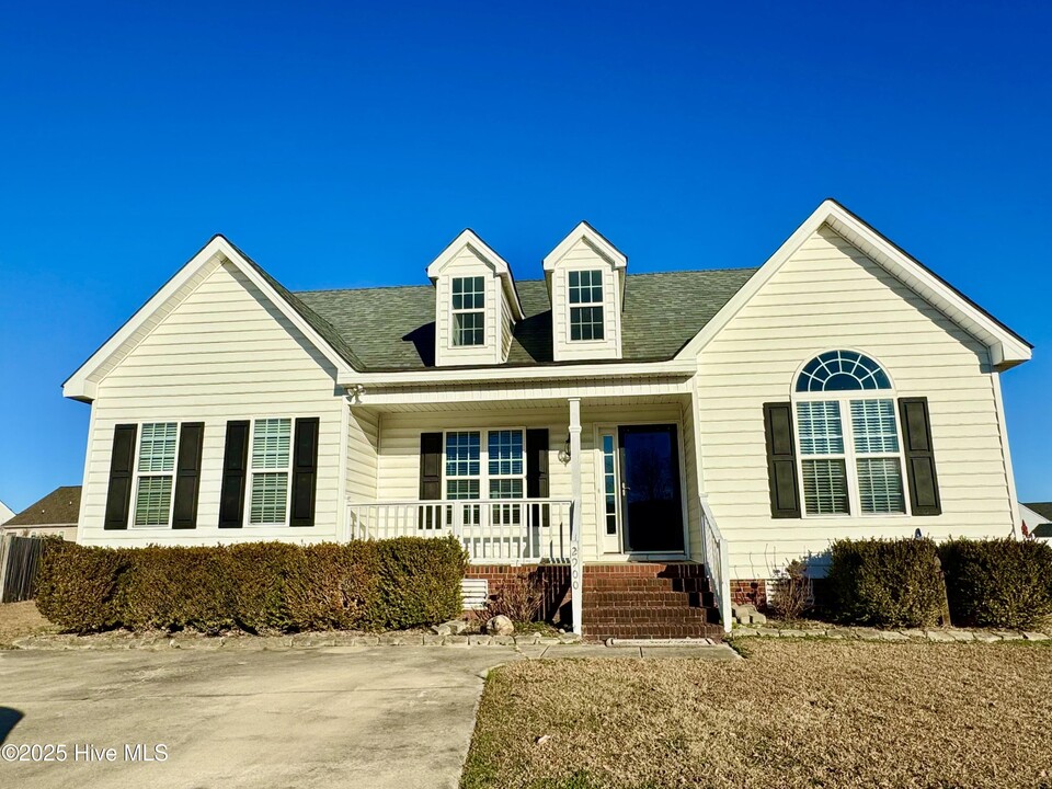 2900 Chellowe Ct in Winterville, NC - Building Photo