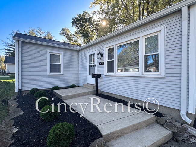 4657 Kugler Mill Rd in Cincinnati, OH - Building Photo - Building Photo