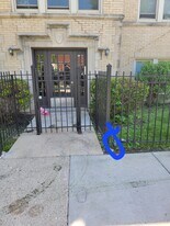 2950 W Belle Plaine Ave, Unit 3 in Chicago, IL - Building Photo