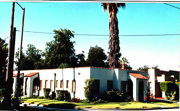 651-657 N Michigan Ave in Pasadena, CA - Foto de edificio - Building Photo