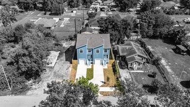 9409 Clinton Dr in Houston, TX - Building Photo - Building Photo