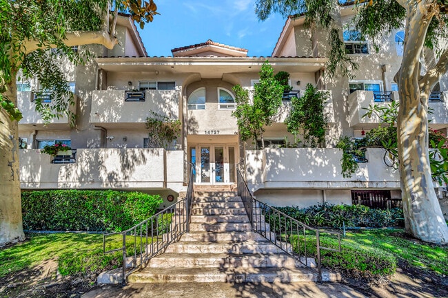 property at 14727 Magnolia Blvd