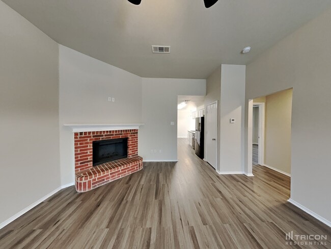 1410 Misty Meadow Dr in Midlothian, TX - Building Photo - Building Photo