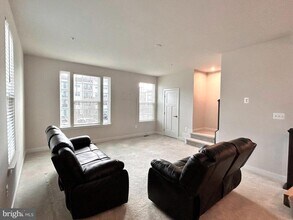16225 Picasso Aly in Bowie, MD - Building Photo - Building Photo