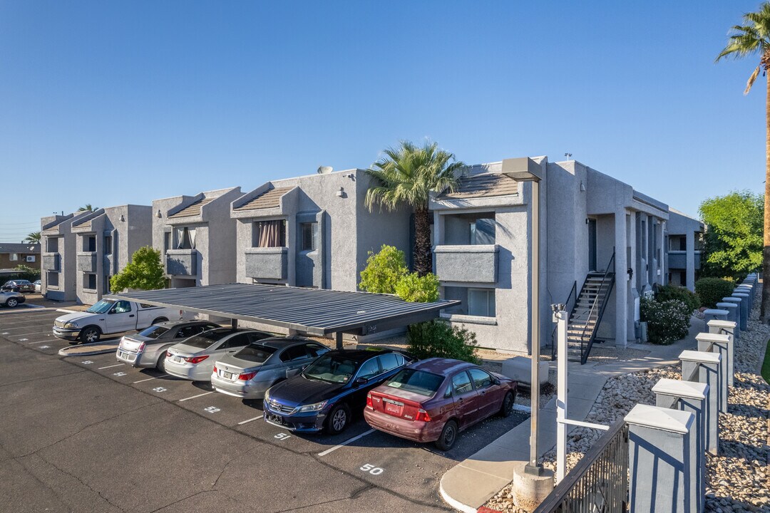 Montego Bay Condominiums in Phoenix, AZ - Foto de edificio