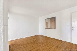 1101 NE 80th St-Unit -203 in Miami, FL - Building Photo - Building Photo