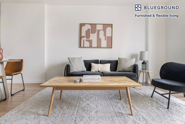 1501 SW 37th Ave, Unit SI FL6-ID128 in Miami, FL - Foto de edificio - Building Photo