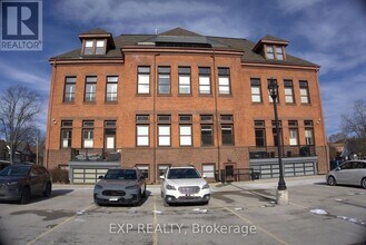 200 Stinson St in Hamilton, ON - Building Photo - Building Photo