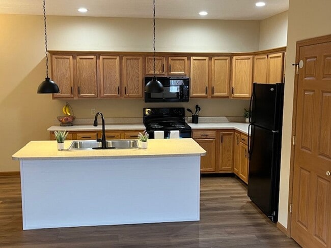 1530 Williamsburg Pl in Troy, OH - Building Photo - Building Photo