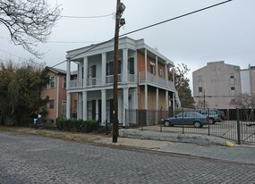 1425 Felicity St Apartments