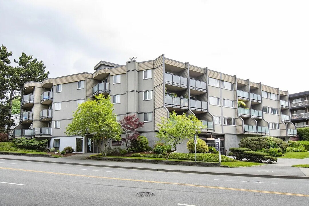 212 Forbes Av in North Vancouver, BC - Building Photo