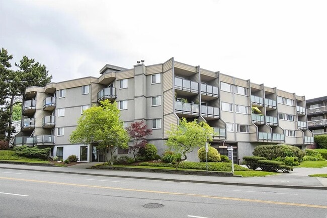 property at 212 Forbes Av