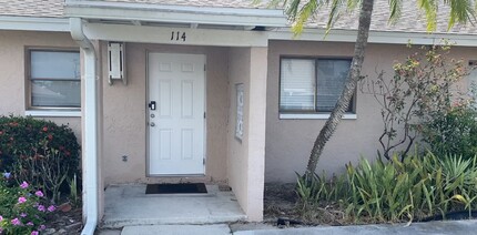 27671 Arroyal Rd, Unit #114 in Bonita Springs, FL - Foto de edificio - Building Photo